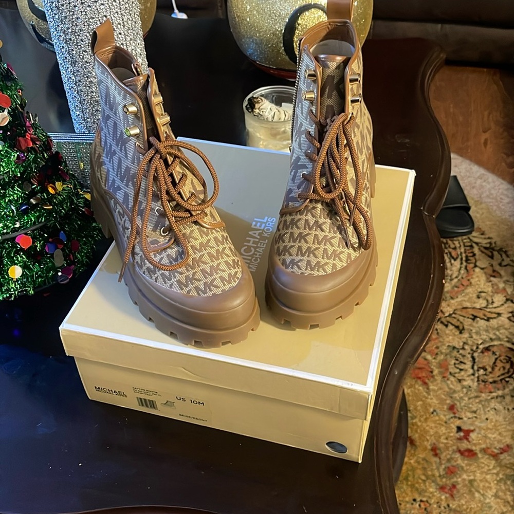 Brown and 10 boots